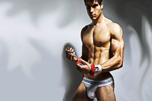 home sexy que axiña agrandou o seu pene